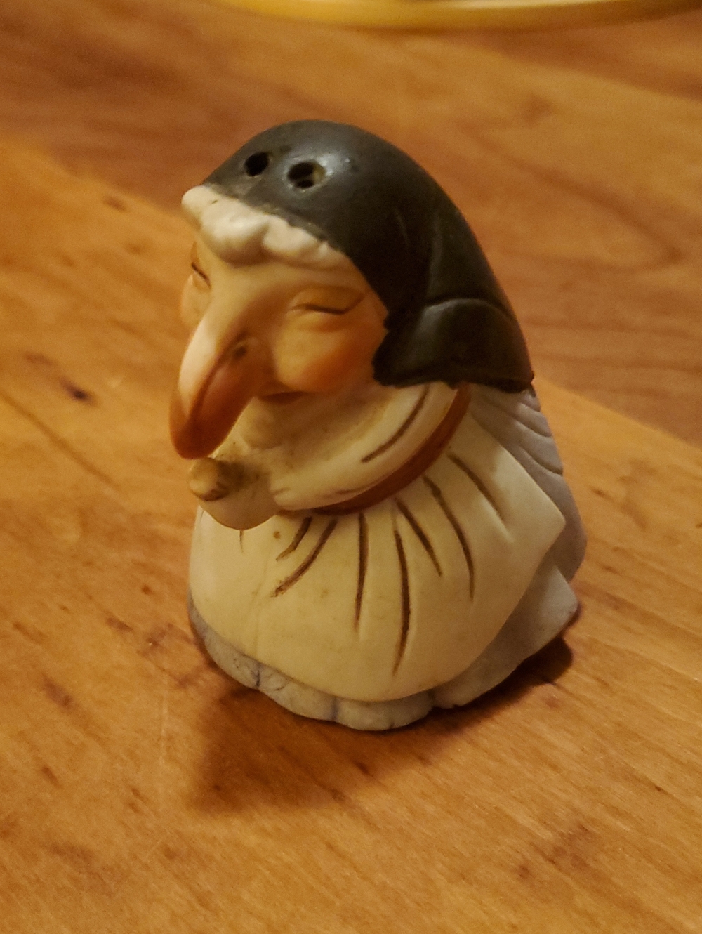 Vintage Salt And Pepper BABA YAGA 1981 ceramic Kitchen Witch - Picture 3 of 10